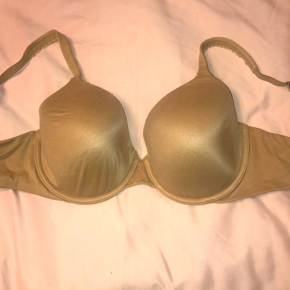 Victoria Secret Body by Victoria 34DD